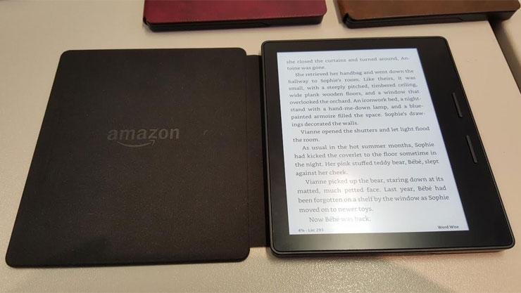 Amazon Kindle Let's You Store Thousands of eBooks and Read them On The Go