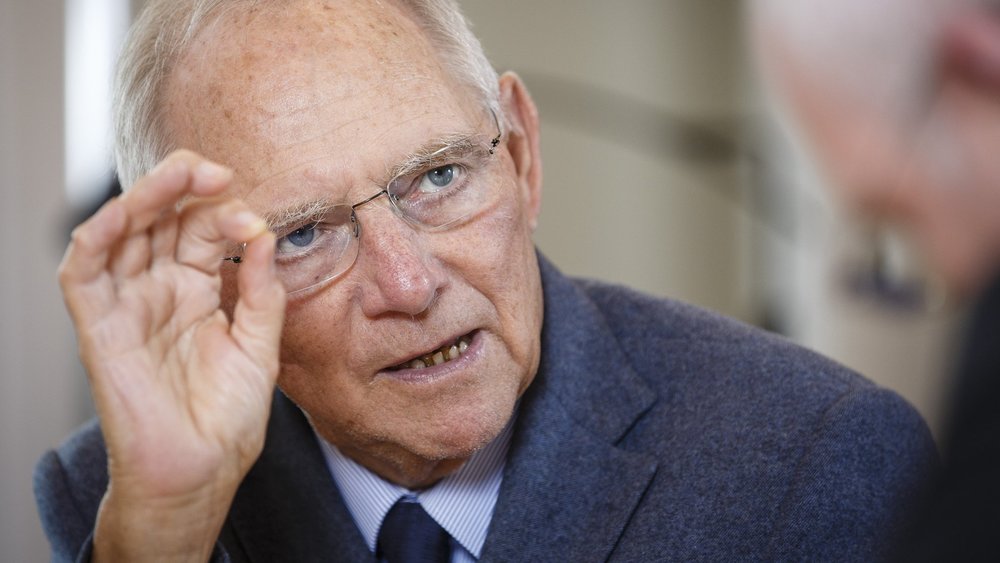 German Finance Minister Warns the Public of Impending Global Crisis