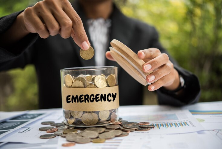 Emergency fund is a part of 20s money management ideas 